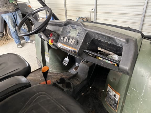 Image of John Deere Gator XUV 825i equipment image 4
