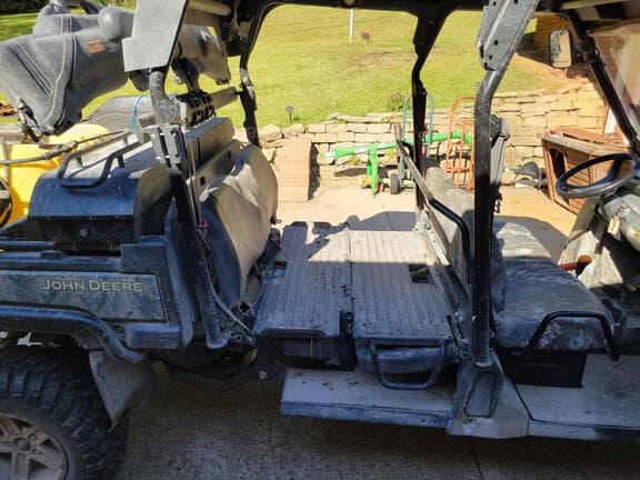Image of John Deere Gator XUV 825i S4 equipment image 3