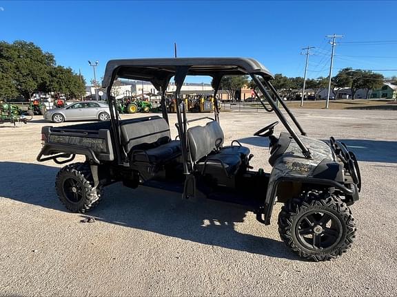 Image of John Deere Gator XUV 825i S4 equipment image 1