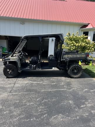 Image of John Deere Gator XUV 825i S4 equipment image 1