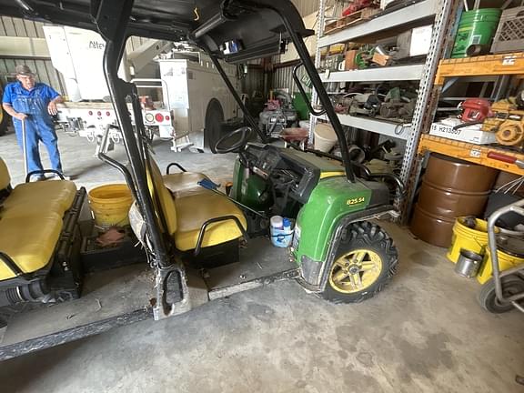 Image of John Deere Gator XUV 825i S4 equipment image 4