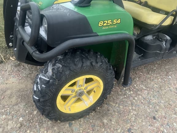 Image of John Deere Gator XUV 825i equipment image 4