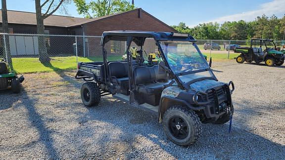 Image of John Deere Gator XUV 825i S4 Primary image