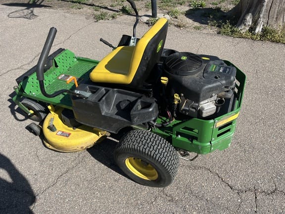 2013 John Deere Z235 Equipment Image0