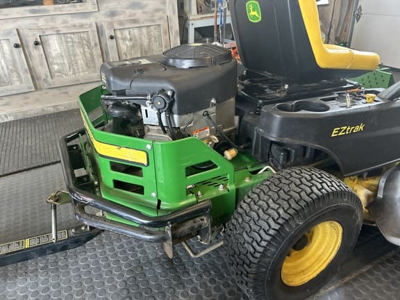Image of John Deere Z235 equipment image 1
