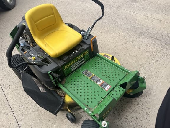 Image of John Deere Z235 equipment image 1