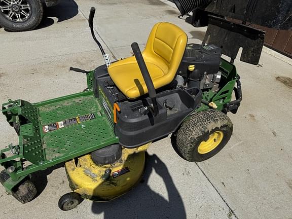 Image of John Deere Z235 equipment image 4