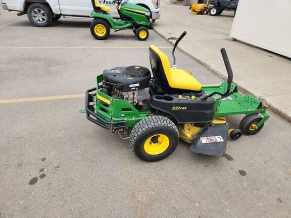 Image of John Deere Z235 equipment image 2
