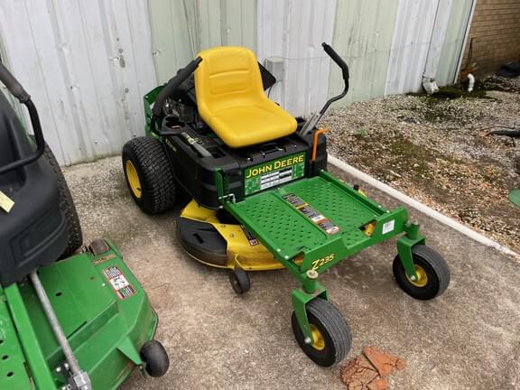 Image of John Deere Z235 equipment image 1