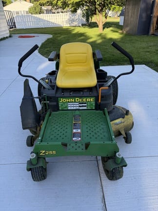 2013 John Deere Z255 Equipment Image0