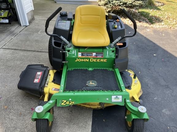 Image of John Deere Z425 equipment image 1