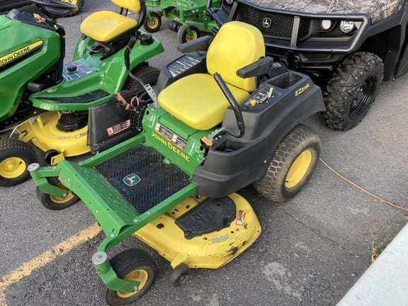 2013 John Deere Z445 Image