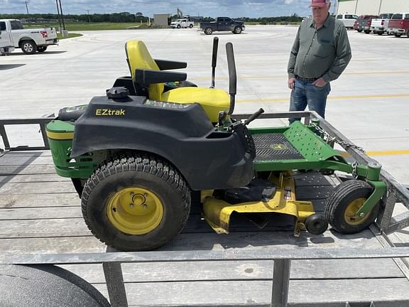 Image of John Deere Z445 equipment image 1