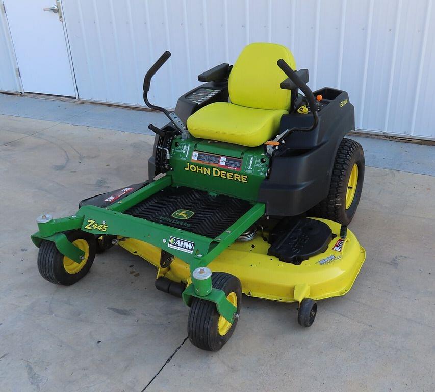 Image of John Deere Z445 Primary image