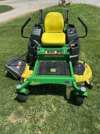 Image of John Deere Z445 equipment image 4
