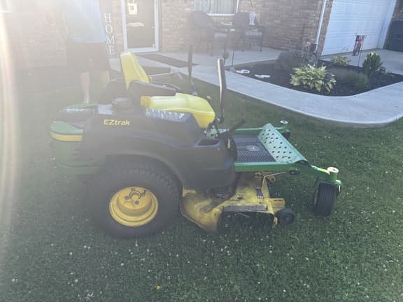 Image of John Deere Z445 equipment image 4
