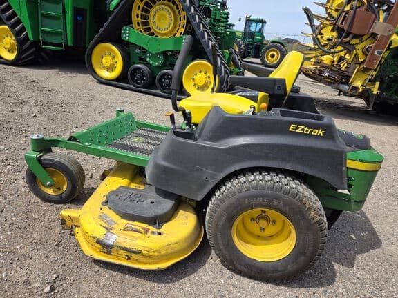 Image of John Deere Z445 equipment image 1