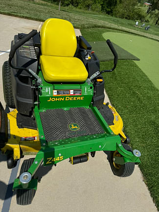 Image of John Deere Z445 equipment image 1