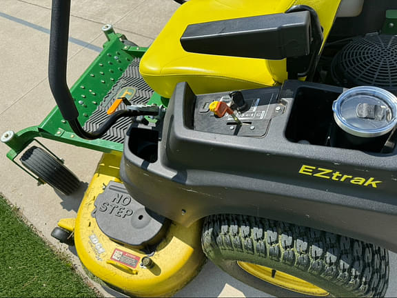 Image of John Deere Z445 equipment image 2