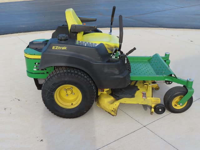 Image of John Deere Z445 equipment image 3