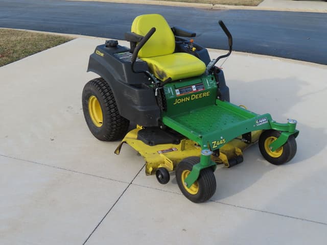 Image of John Deere Z445 equipment image 1