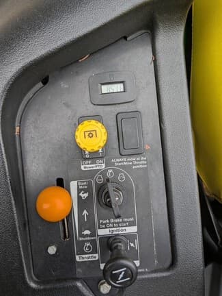 Image of John Deere Z655 equipment image 4