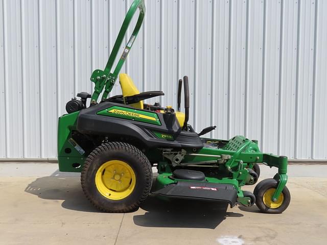 Image of John Deere Z915B equipment image 1