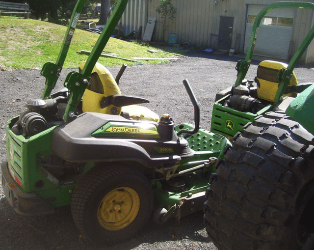 Image of John Deere Z920M equipment image 2