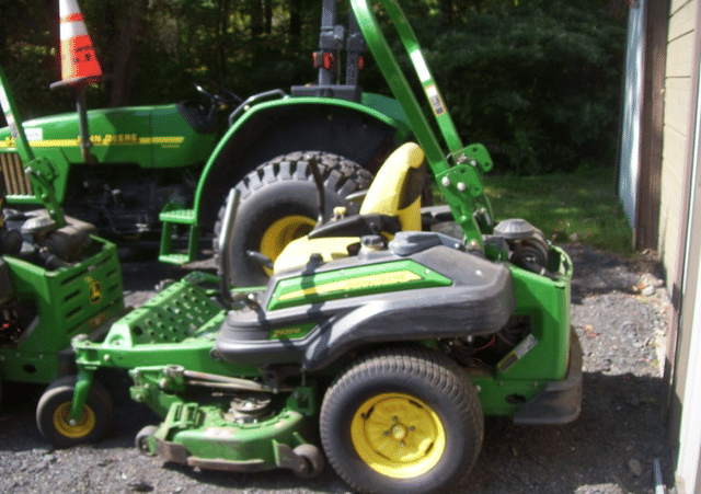 Image of John Deere Z920M equipment image 3