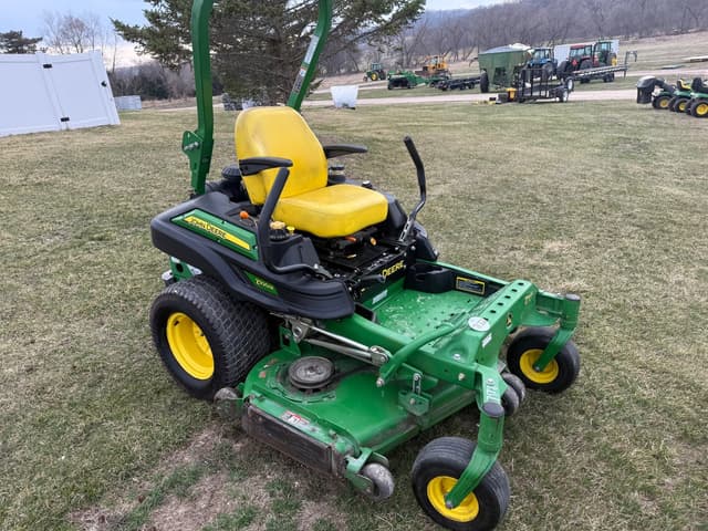 Image of John Deere Z920M equipment image 1