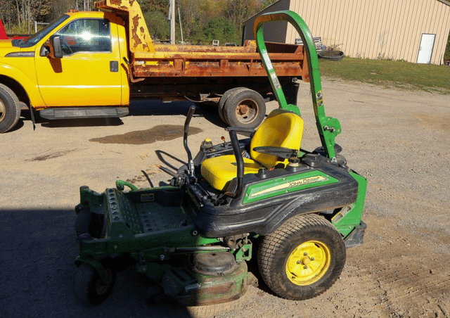 Image of John Deere Z920M equipment image 1