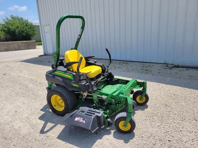 Image of John Deere Z925M equipment image 1