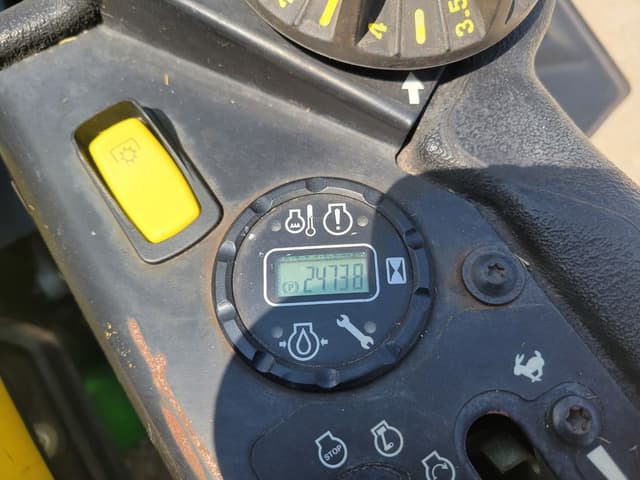 Image of John Deere Z925M equipment image 4