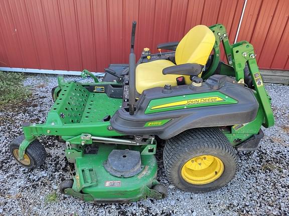 Image of John Deere Z925M equipment image 4