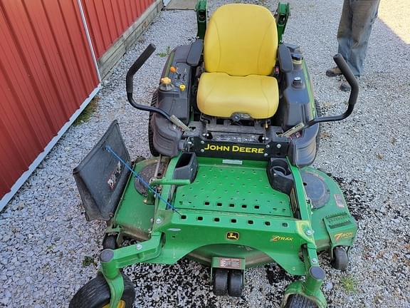 Image of John Deere Z925M equipment image 1