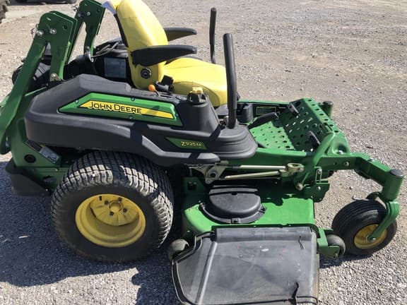 Image of John Deere Z925M equipment image 2