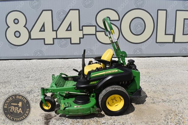 Image of John Deere Z925M equipment image 1