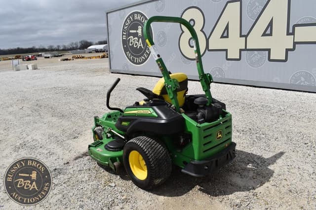 Image of John Deere Z925M equipment image 2