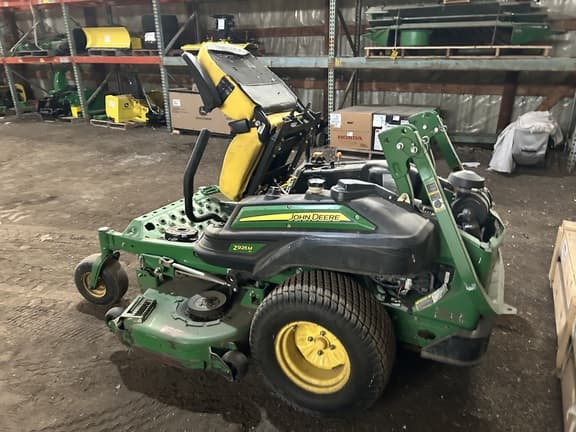Image of John Deere Z925M equipment image 4