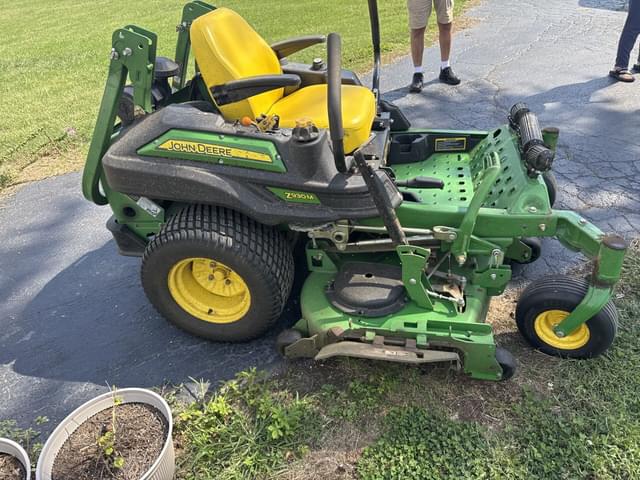 Image of John Deere Z930M equipment image 1