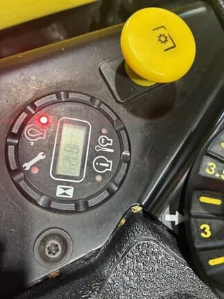 Image of John Deere Z930M equipment image 3