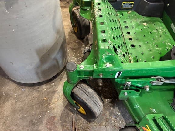 Image of John Deere Z930M equipment image 4