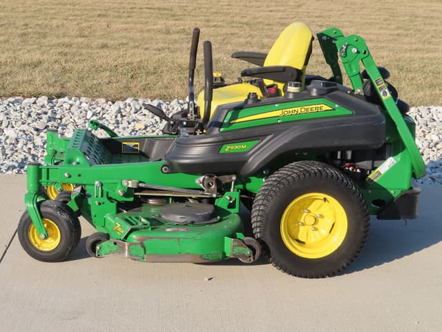Image of John Deere Z930M equipment image 1
