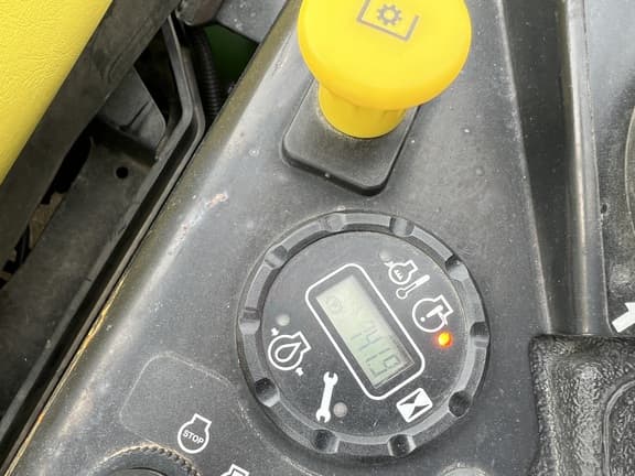 Image of John Deere Z930M equipment image 4