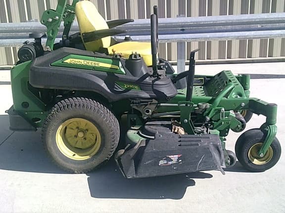 Image of John Deere Z930M equipment image 1