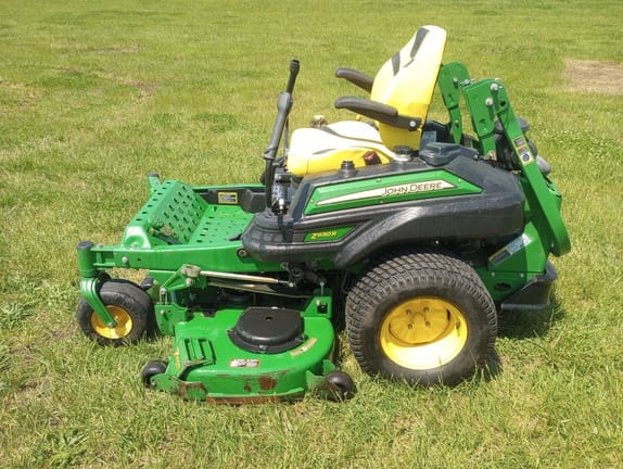 Main image John Deere Z930R