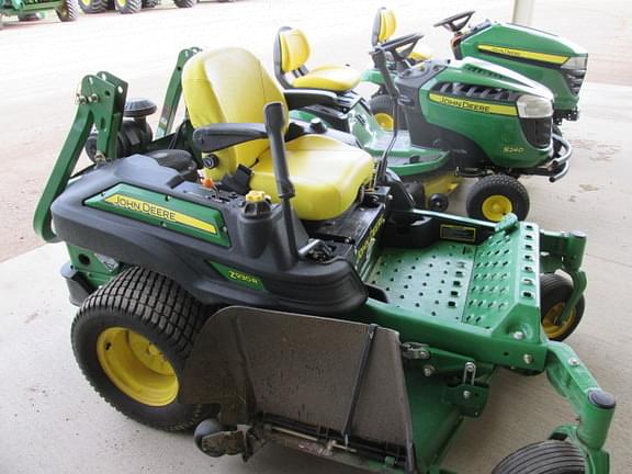 Image of John Deere Z930R equipment image 2