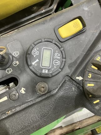 Image of John Deere Z930R equipment image 1