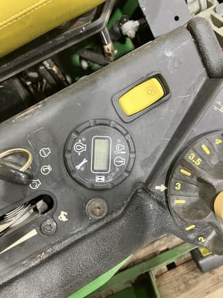 Image of John Deere Z930R equipment image 2