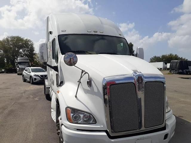 Image of Kenworth T700 equipment image 1